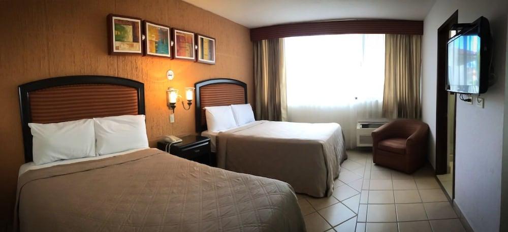 Eh Ejecutivo Urban Hotel Tepic Bagian luar foto